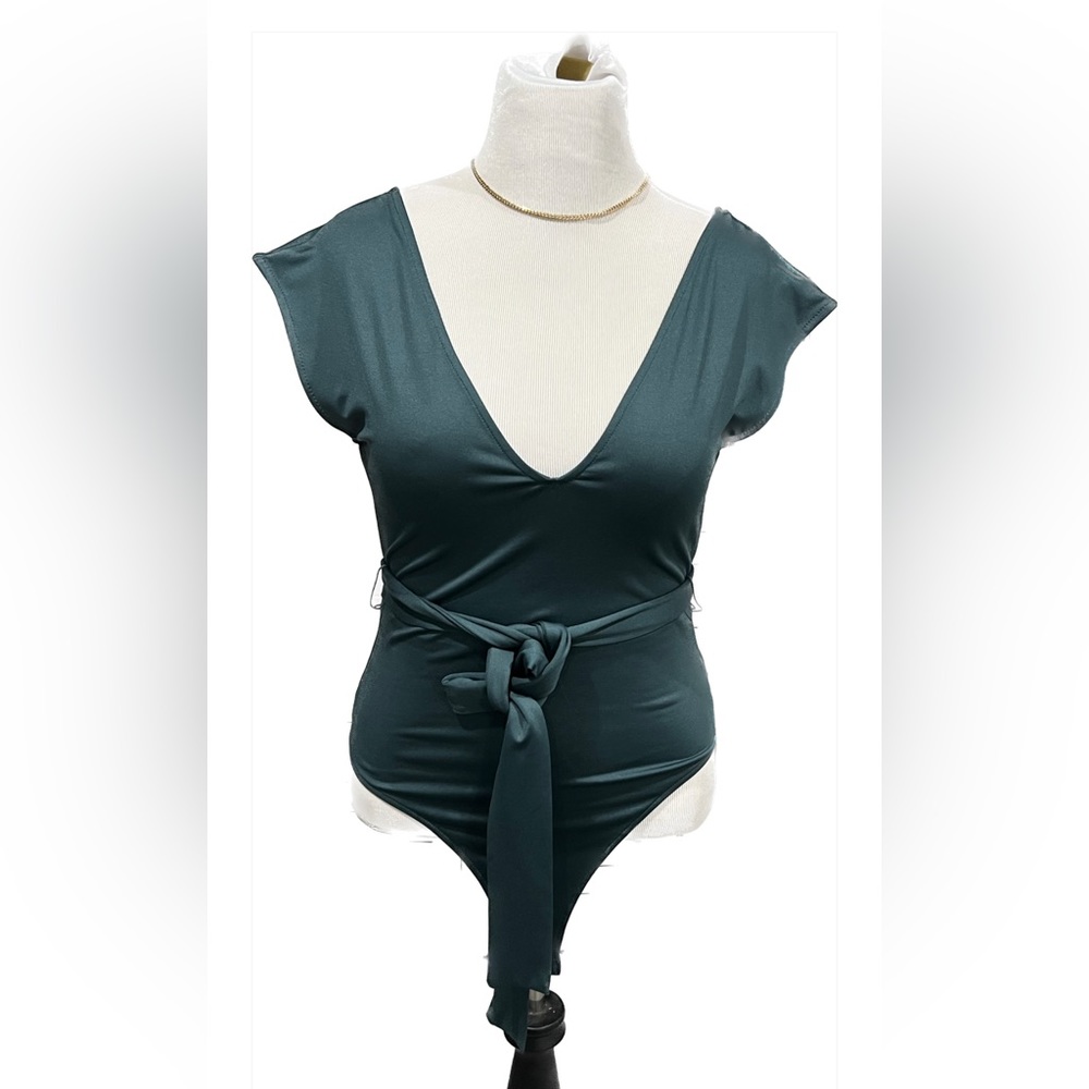 NWOT - Women’s Green Belt Body Suit
